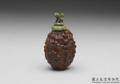 图片[2]-Carved walnut snuff bottle with the 18 lohans, 18th century, Qing dynasty-China Archive